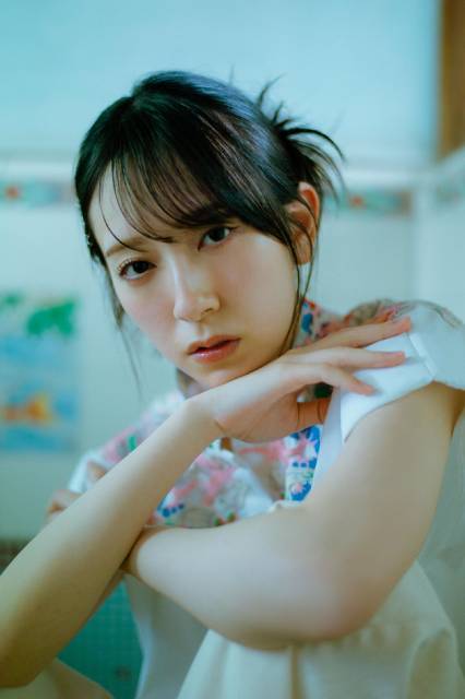 日向坂46・金村美玖が4年ぶりに表紙に登場！「blt graph.vol.102」が発売