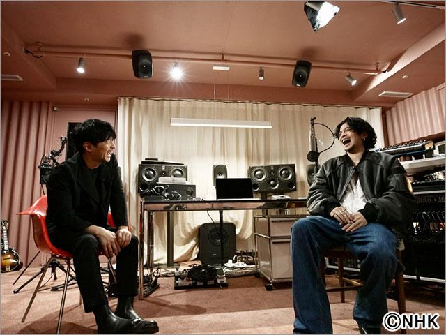 King Gnu・常田大希が兄と見間違えるほど似ている津田健次郎と「スイッチインタビュー」でついに対談！