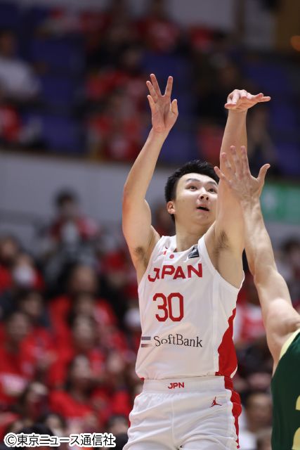 ホーキンソンが熱唱した！ バスケ男子日本代表の北海道2連戦をリポート＆パリ五輪応援BOOK発売決定！