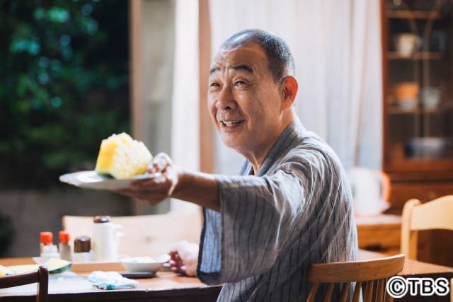 「ライオンの隠れ家」でんでんが定食屋元店主、岡山天音が謎の青年役で出演