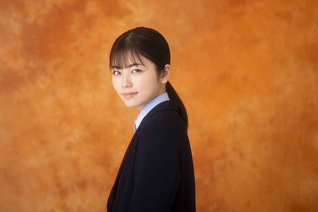 小芝風花「クスッと笑える展開を楽しみにして」――「事件は、その周りで起きている」