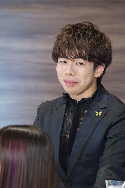 新シーズンへ向け、ドレスアップした選手が意気込みを語る！ 宇野昌磨はMCに初挑戦