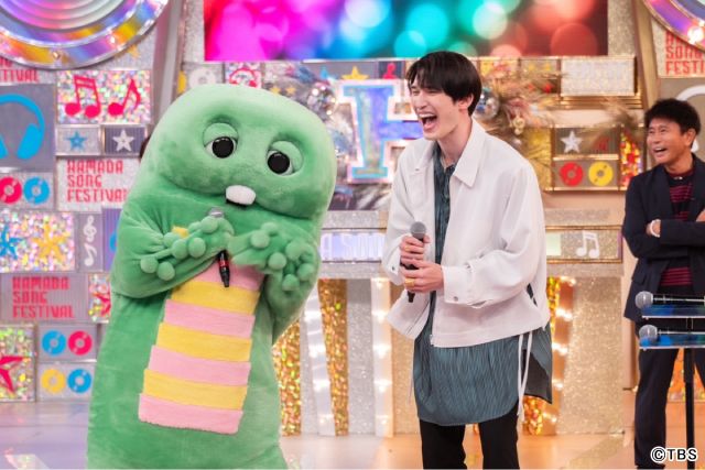 ジェシーが「ハマダ歌謡祭★オオカミ少年」初登場のガチャピン＆ムックとデュエット