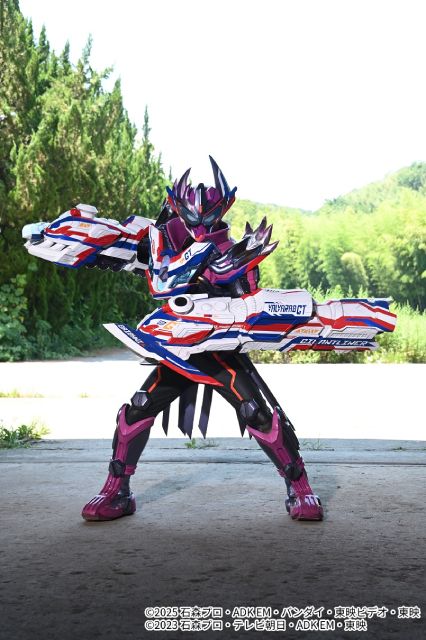 「仮面ライダーガッチャード GRADUATIONS」新フォーム解禁！ 敵役は杉田智和が声を担当