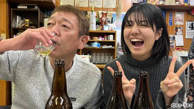 かたせ梨乃が「寅さん」ロケ地で玉袋筋太郎と乾杯！ 「町中華で飲ろうぜ新年SP」