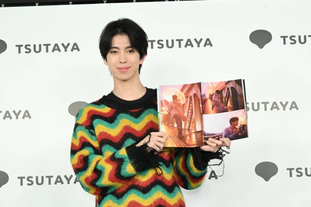 京典和玖、1st写真集のお気に入りは“どしゃぶりの雨の中で撮ったカット”