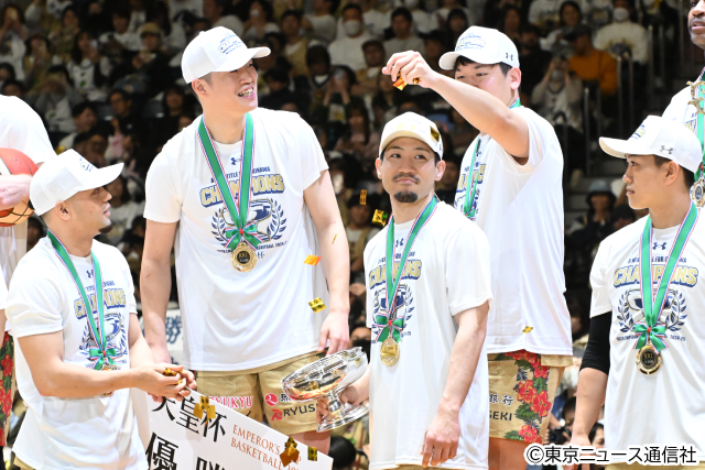 琉球が100回目の天皇杯で初優勝！ 代々木第一体育館に琉球の風が吹く